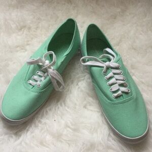New City sneakers mint shoes- size 8